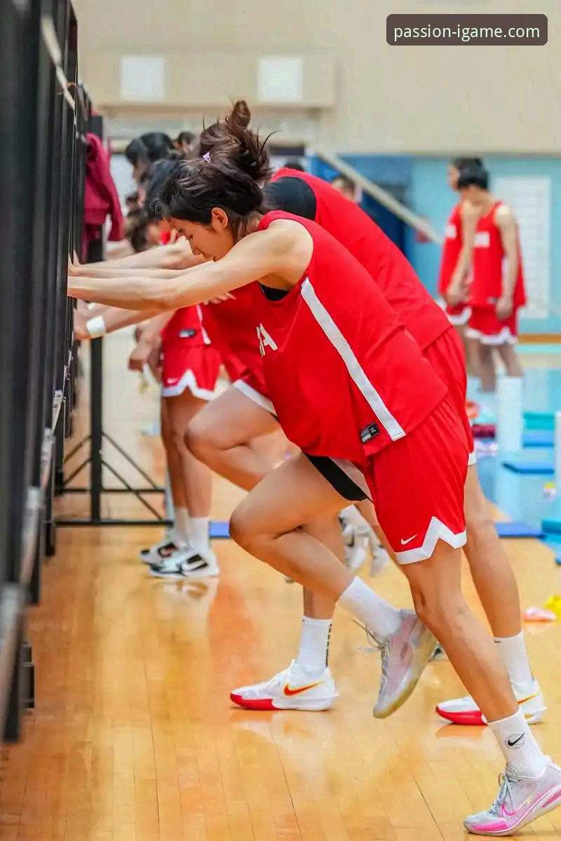 中国女篮资格赛关键胜利复盘：战术调整与球员爆发详解